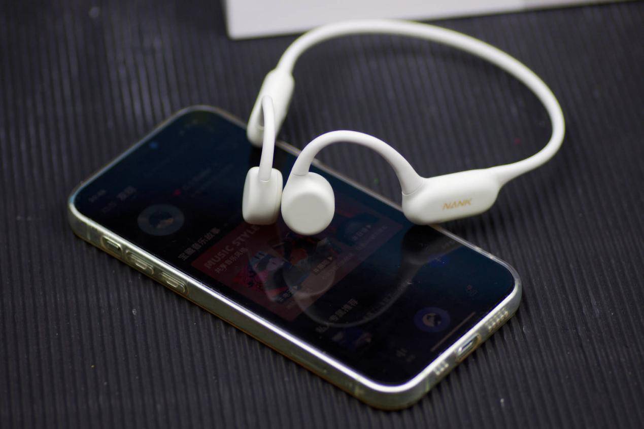 游泳防水耳机什么牌子好？揭秘四大实力派水下游泳耳机！