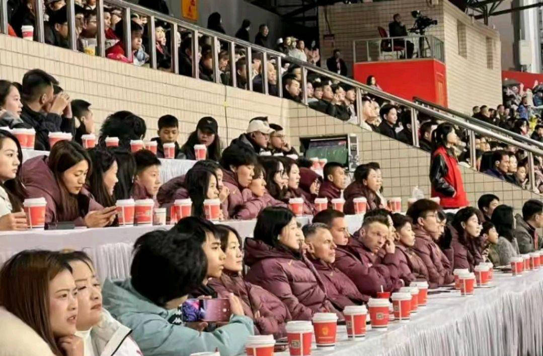 中国女足观战中甲焦点战，铜梁龙主场胜辽宁铁人