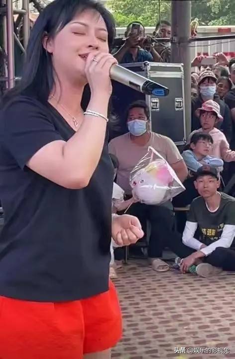 丑小鸭的荧屏蜕变:"阿香"郑钤丹与《七十二家房客》的美丽人生