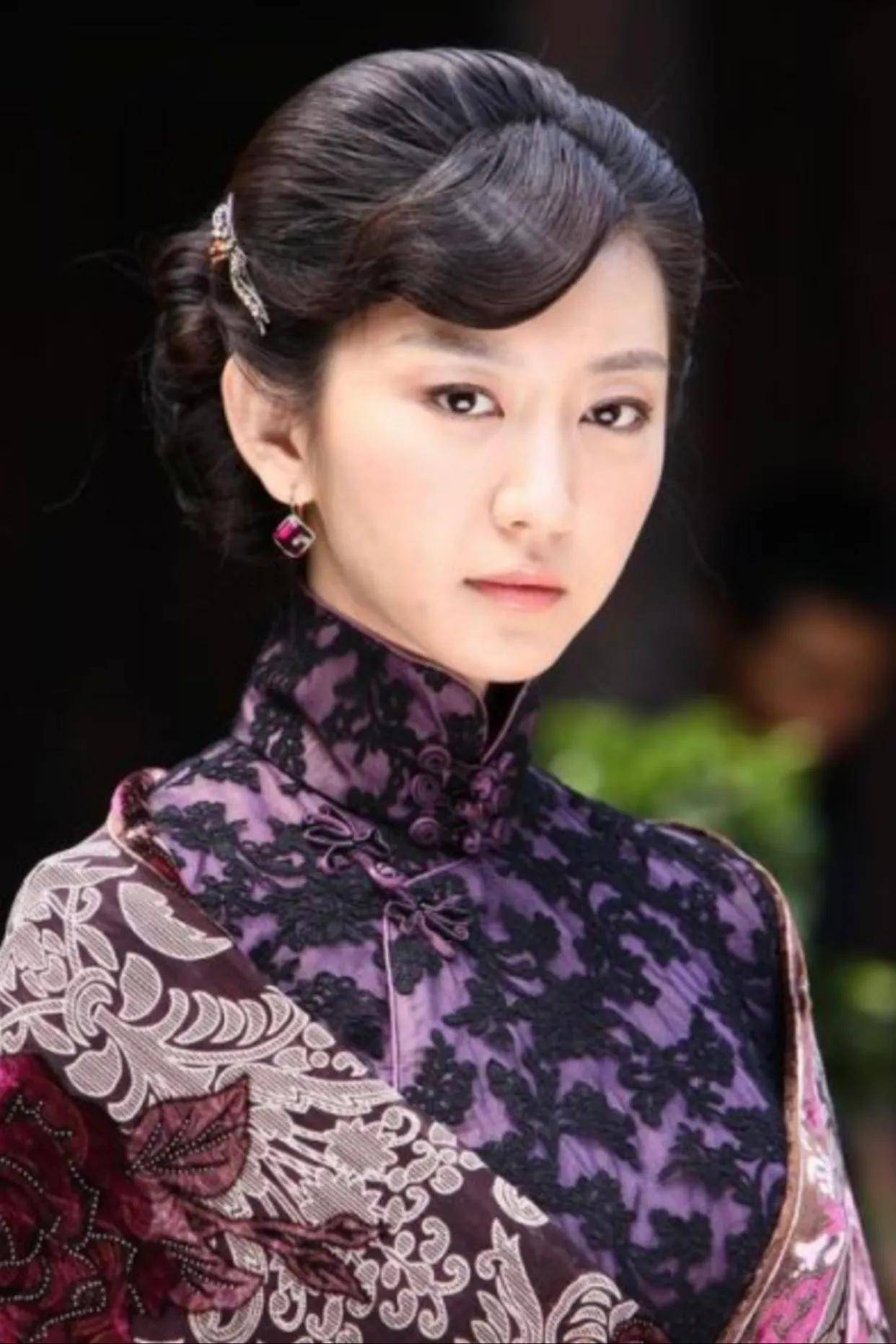 唐一菲_表演_生活