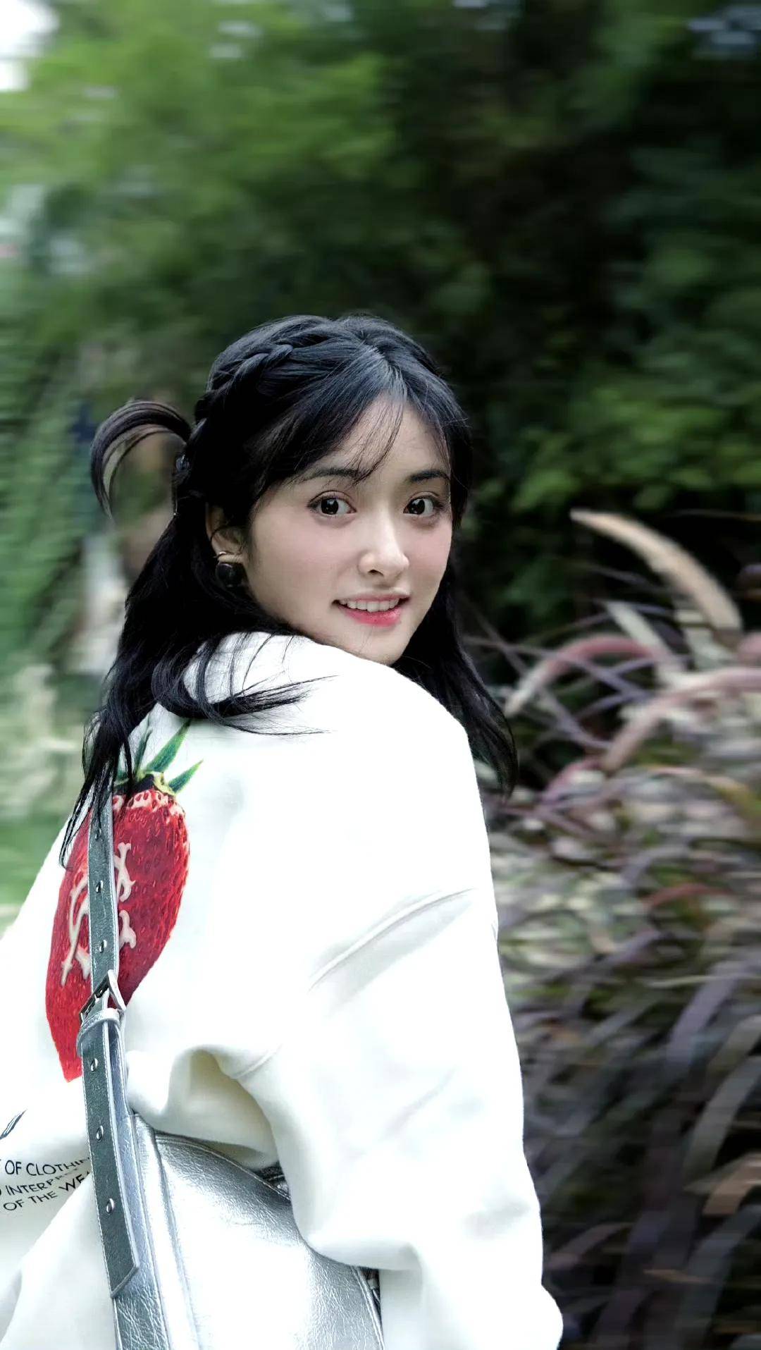 沈月人间可爱精灵