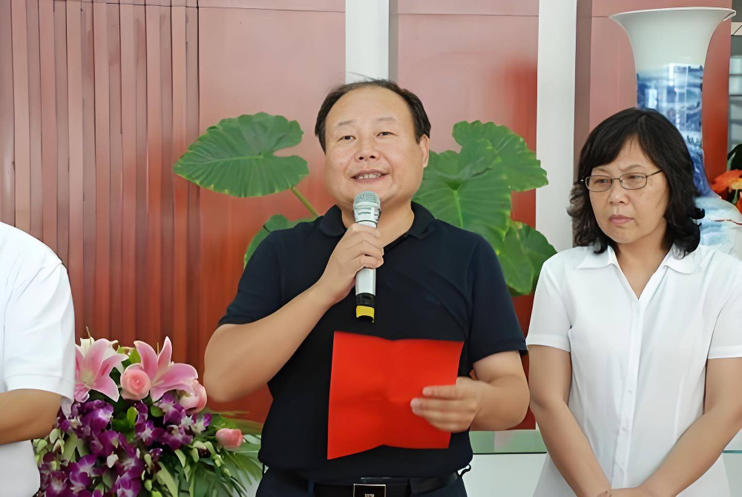 李书博出身平凡,早年打工,他出生于河南省南阳市唐河县桐寨铺镇碾板桥