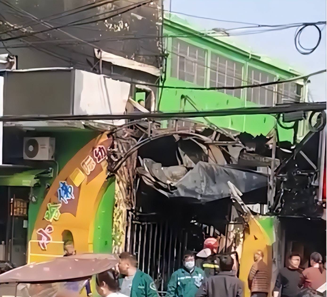 安徽亳州幼儿园火灾爆发,火光四射,浓烟蔓延,当地紧急回应!