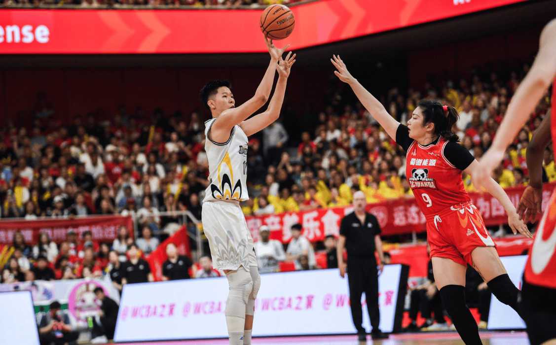 广东女篮为何2比0领先？粤媒：主要问题在李梦 四川打法很诡异
