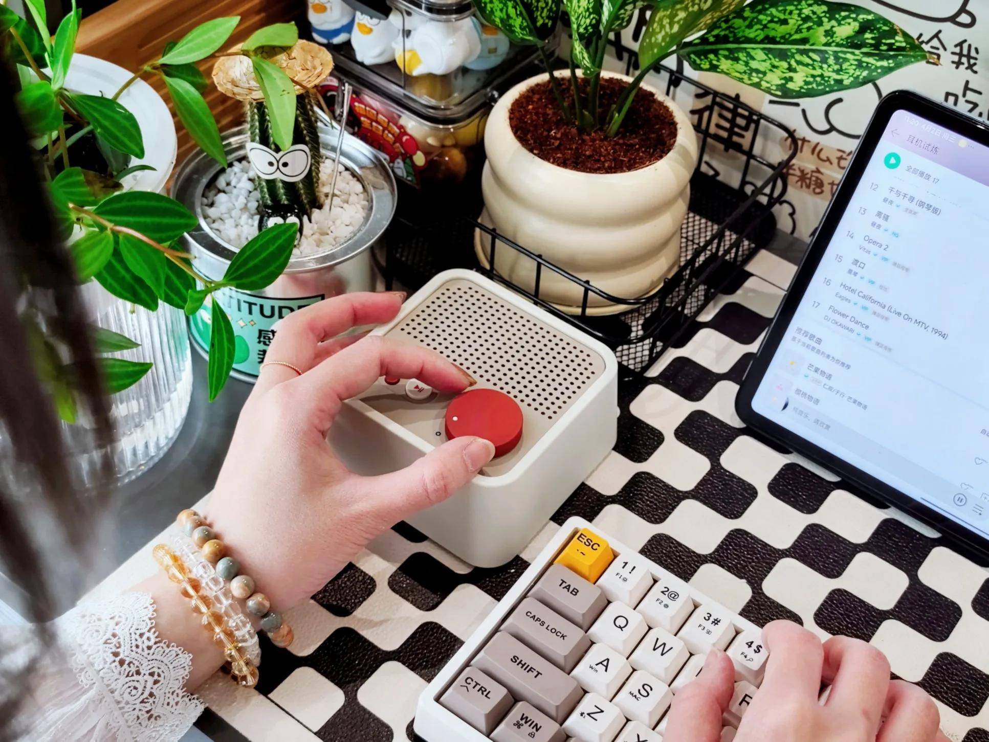 玩转桌面复古格调还看桔点设计商店——赛塔林N100,我的桌面音乐盒!