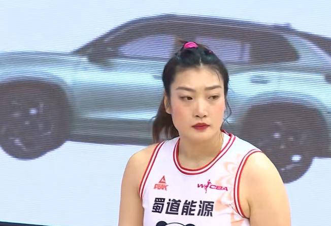 东莞女篮荣耀登顶，6 年蛰伏终夺冠