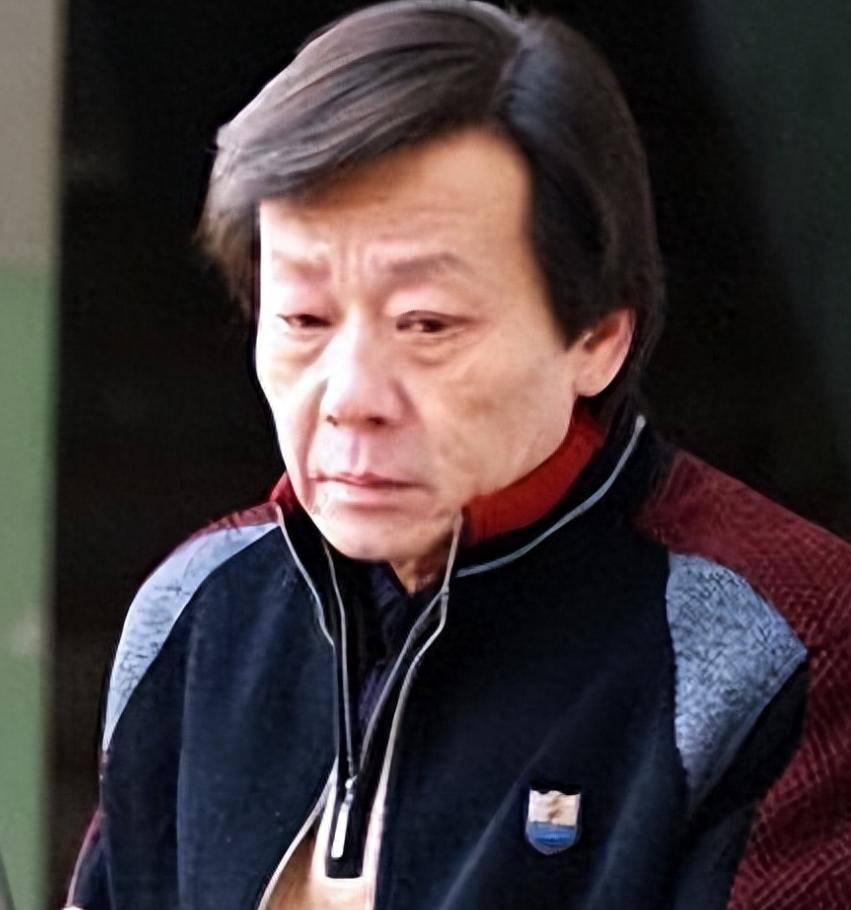 70岁寇世勋近况,晚年和原配一家生活,二房及3名子女在国外生活