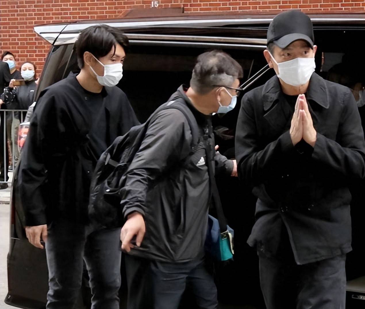 吴孟达逝世周星驰送别 灵堂停留9分钟引关注