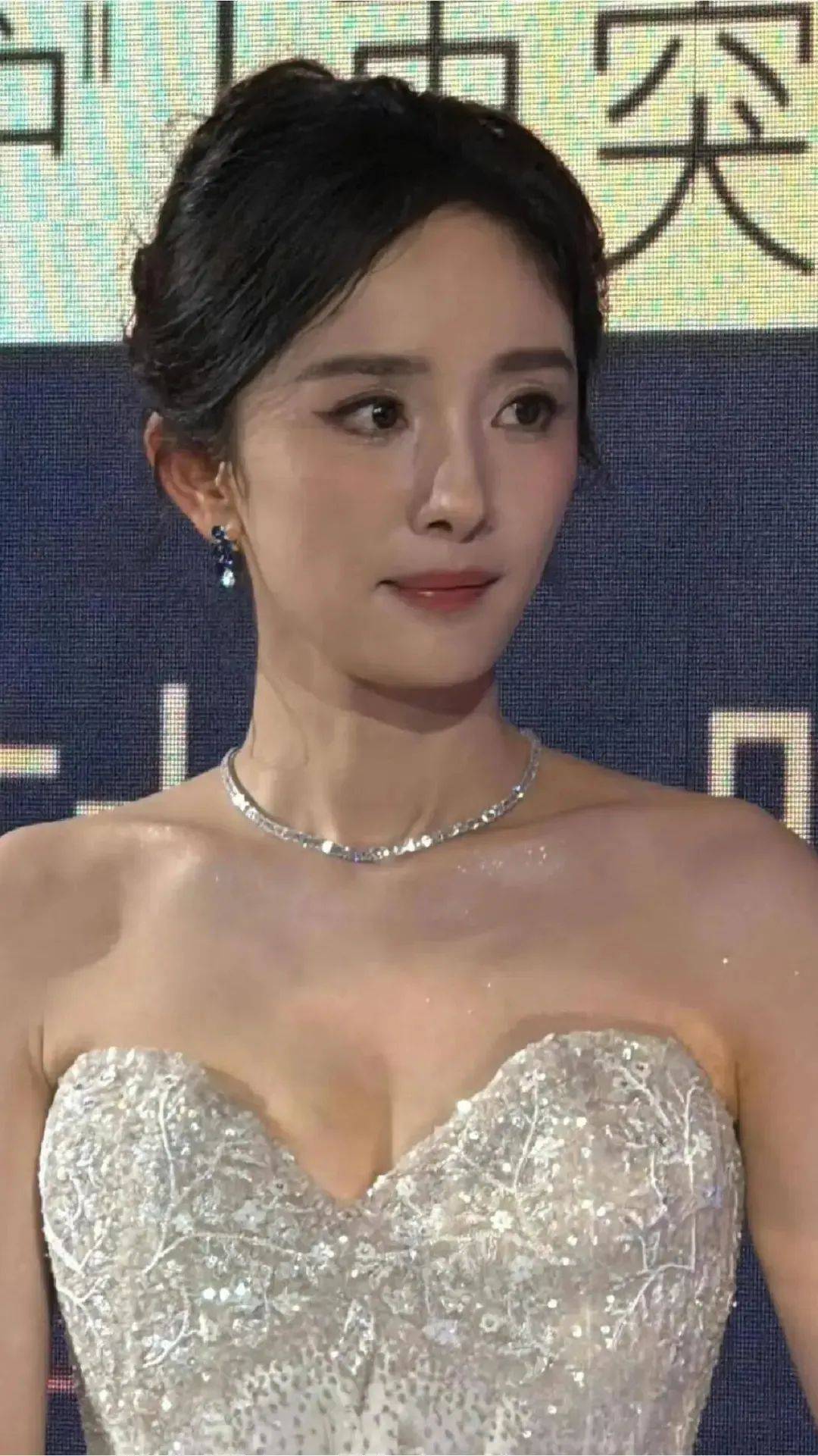 杨幂,没有p图没有滤镜,原来长这个样子!