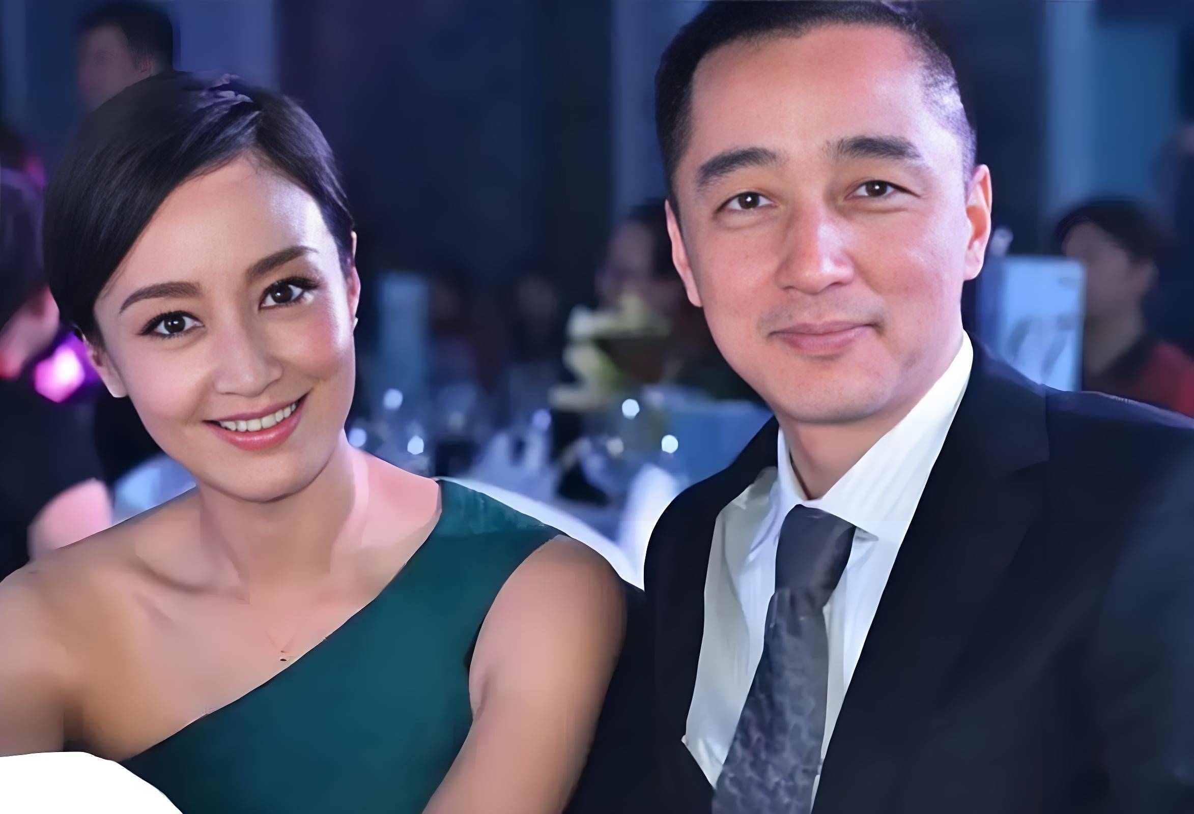 春晚清纯主持人,辞职嫁二婚男,如今住400㎡豪宅