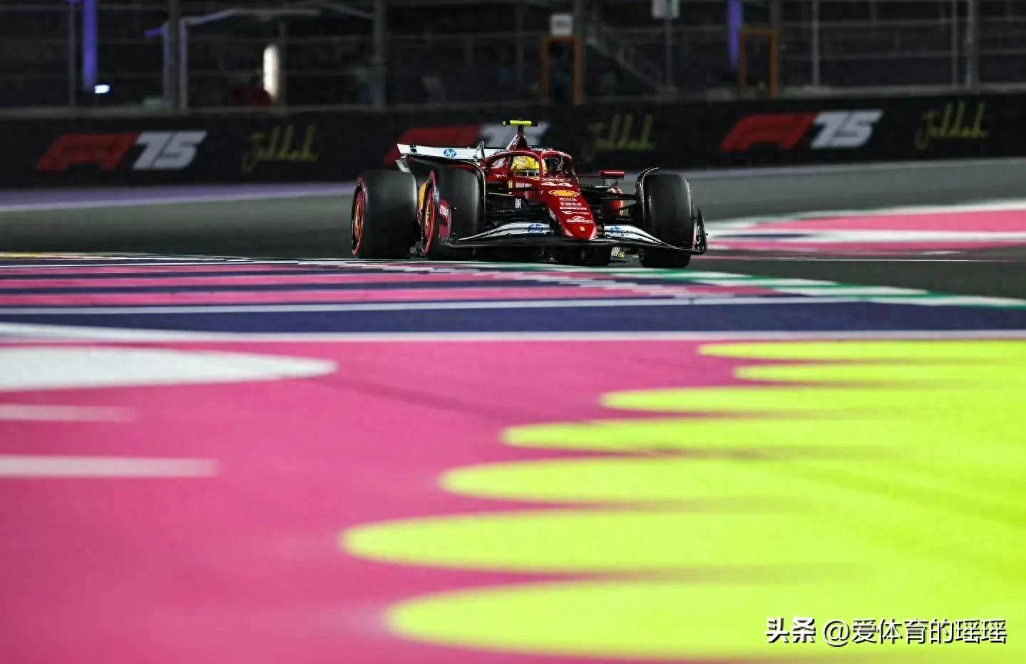 2025赛季F1沙特大奖赛：迈凯轮领跑，法拉利陷入困境