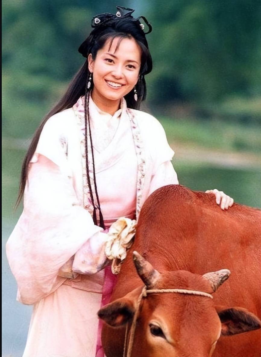 郭羡妮:当红为爱息影,下嫁河南农村,14年里被丈夫宠成公主