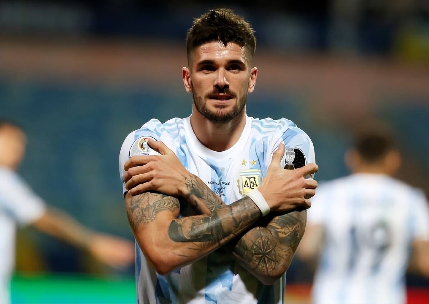 原创德保罗梅西的铁翼与阿根廷的浪漫之魂