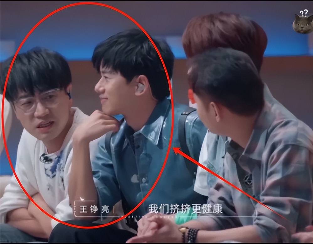 王铮亮与张杰的友谊可谓不言而喻,前不久在《时光音乐会》上,他也曾是