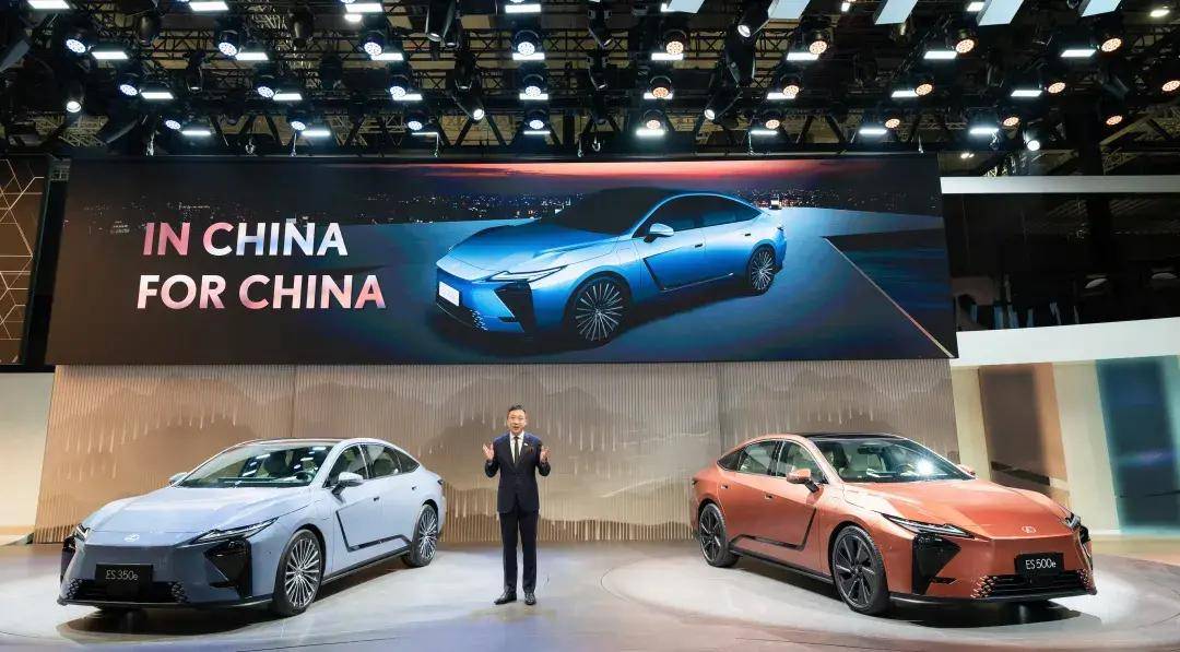 2025上海车展 雷克萨斯全新一代ES全球首发 更豪华更优雅_搜狐汽车_搜狐网