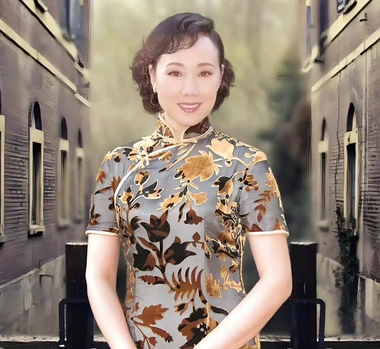 康群智:演恶婆婆被骂,嫁给小男人,生下帅儿子,年近七十很幸福