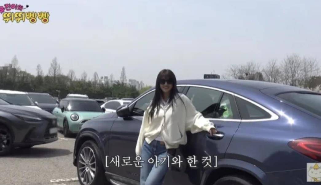 03年出生韩国知名女星,买汽车当礼物送给父亲插图1 03年出生韩国知名女星,买汽车当礼物送给父亲插图1