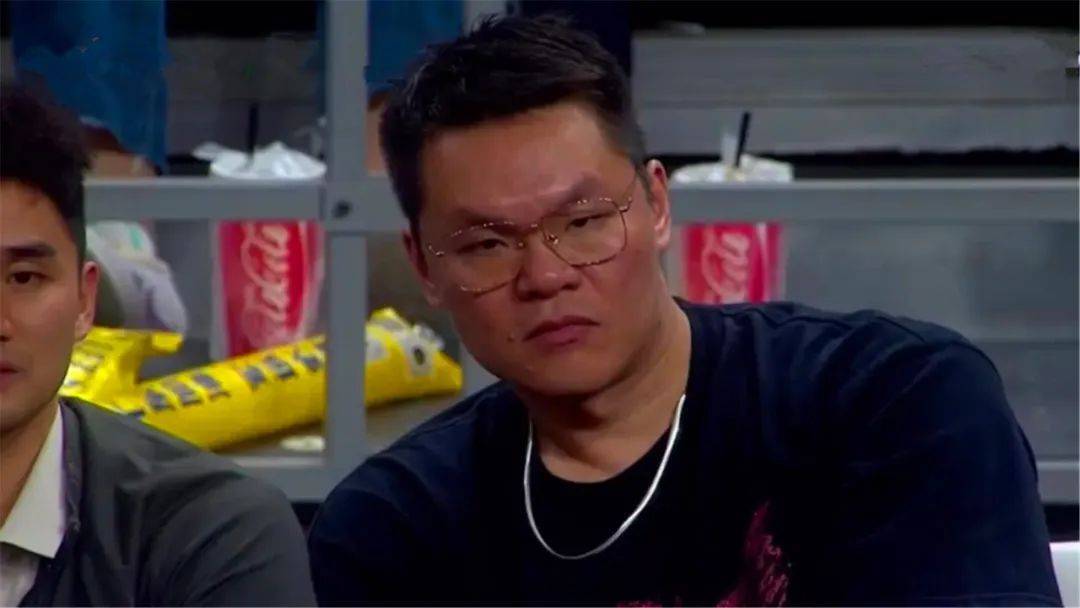 徐杰加盟上海男篮？朱芳雨不装摊牌了，广东队引进超级小外援