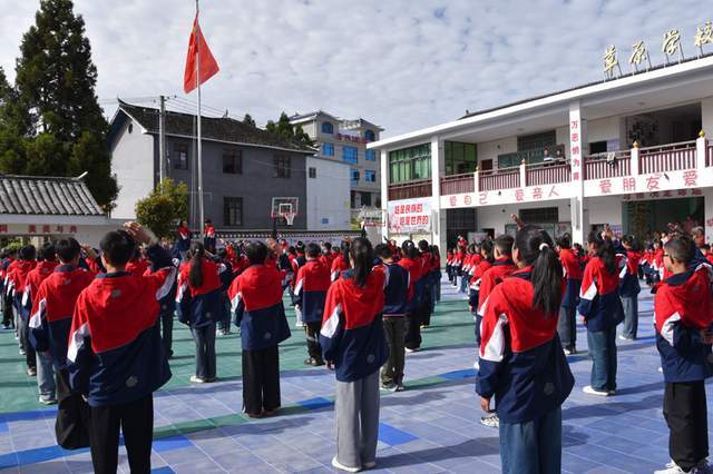 隆回县金石桥镇中心学校组团到草原学校开展教育教学交流活动