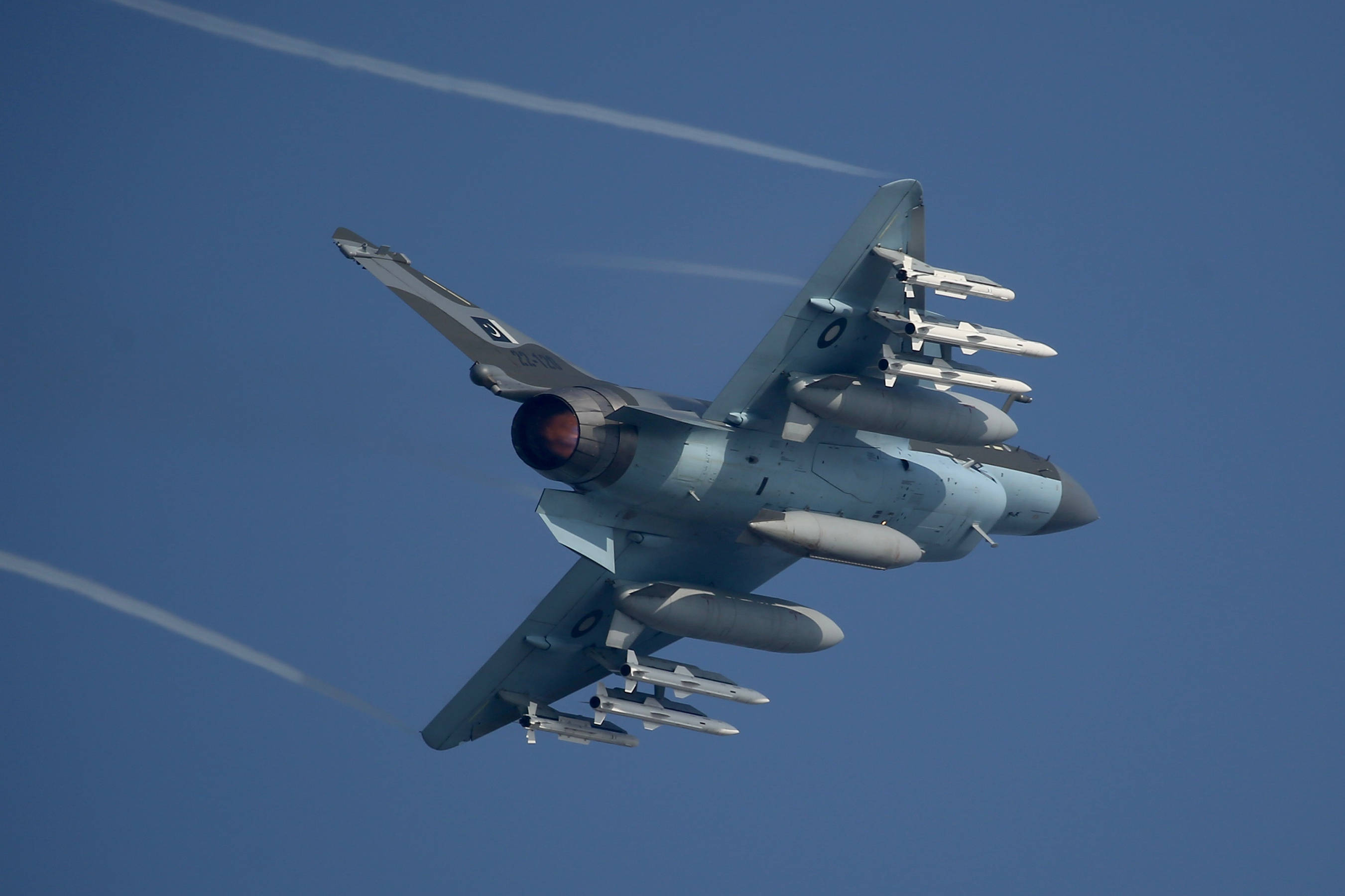 15导弹开创史上不越境空战击落新纪录