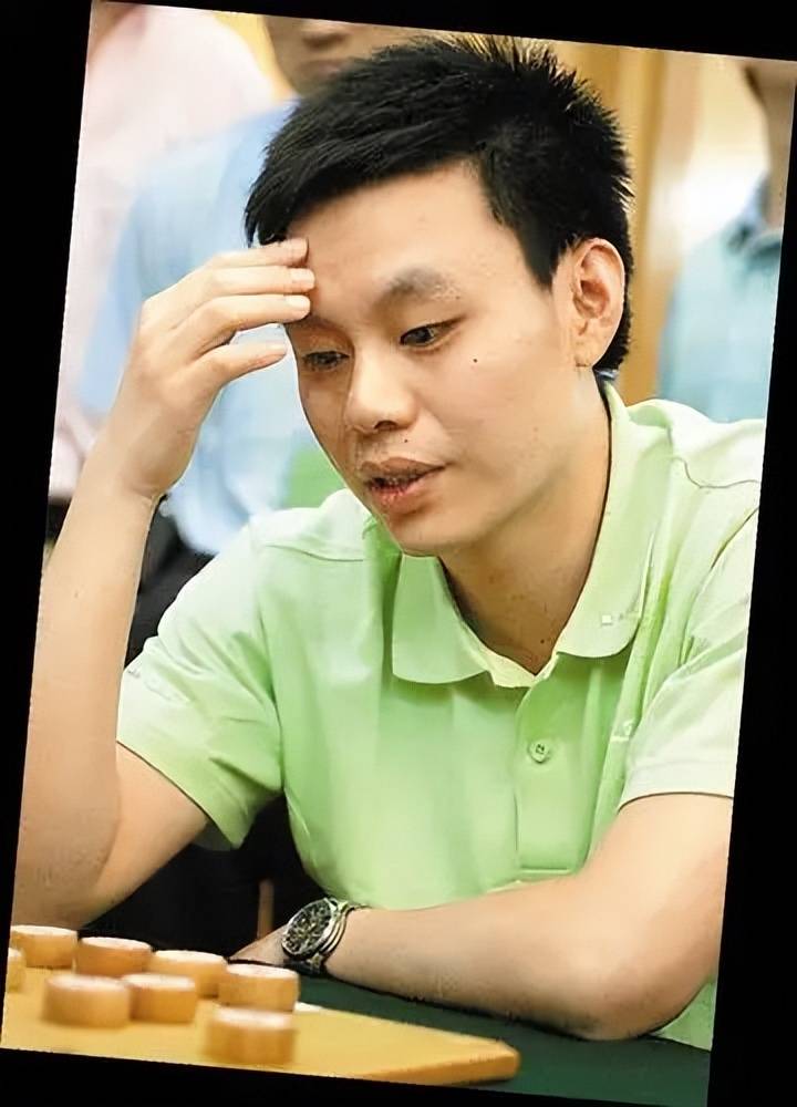 六冠王许银川挑战20位高手,零失误计算精准,观众惊叹"降维打击"