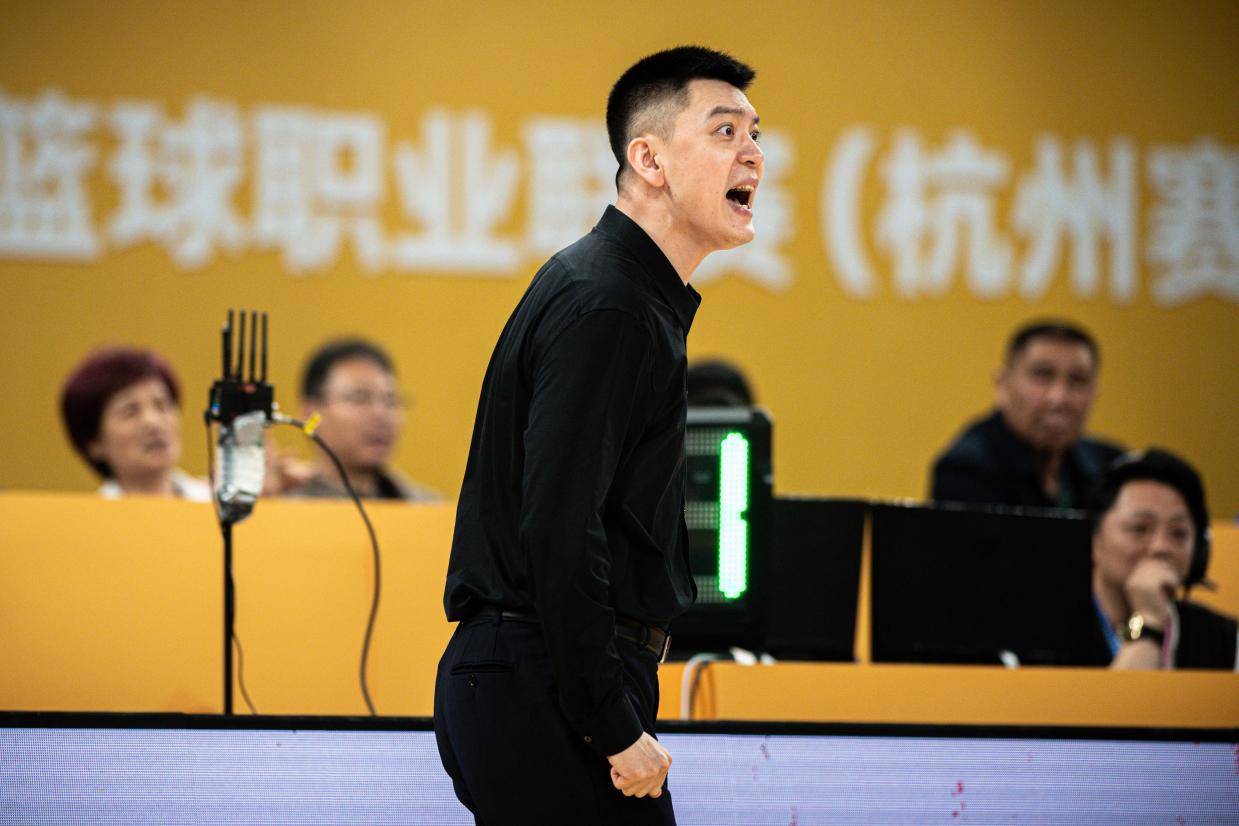 杨鸣：你用欧洲裁判就全用欧洲的 3个裁判3个尺度