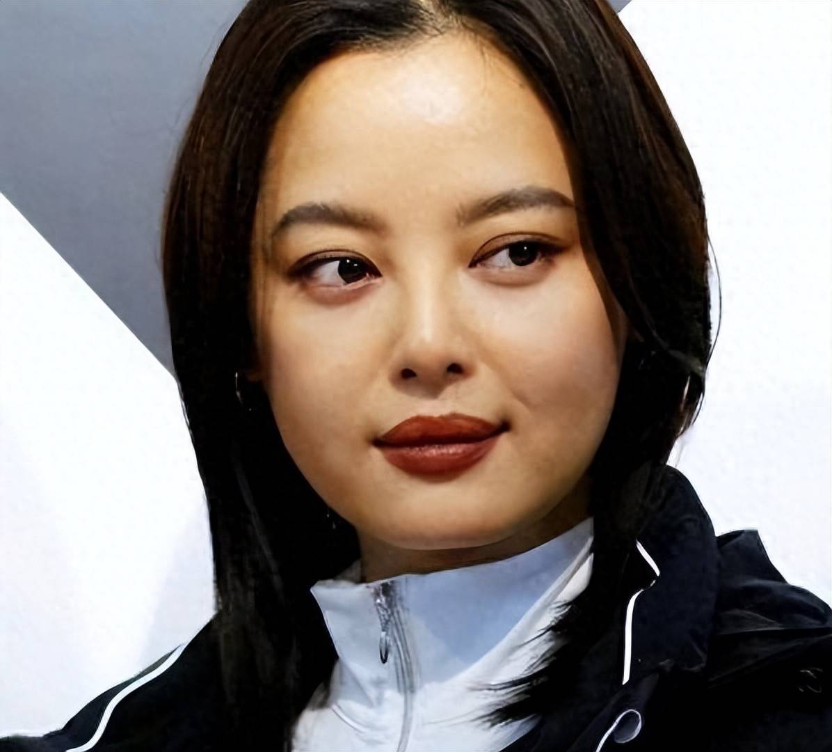 无滤镜后,杨幂显苦相,虞书欣大饼脸,最后一位真绝美