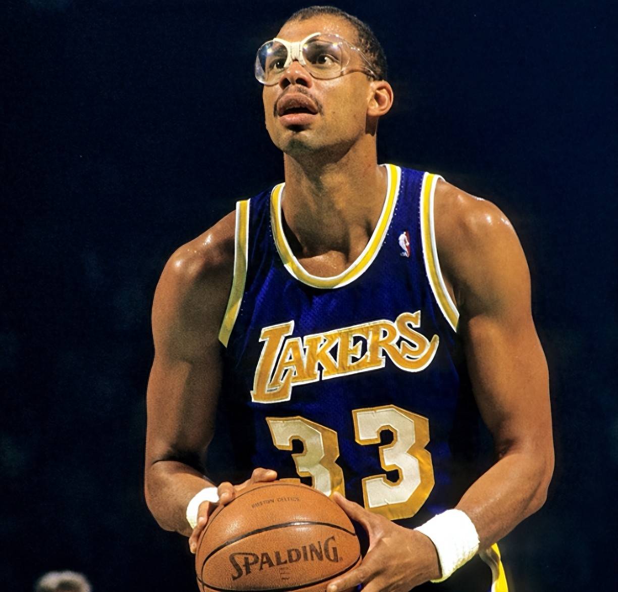 40岁的贾巴尔,40岁的詹姆斯,谁是nba历史副goat?