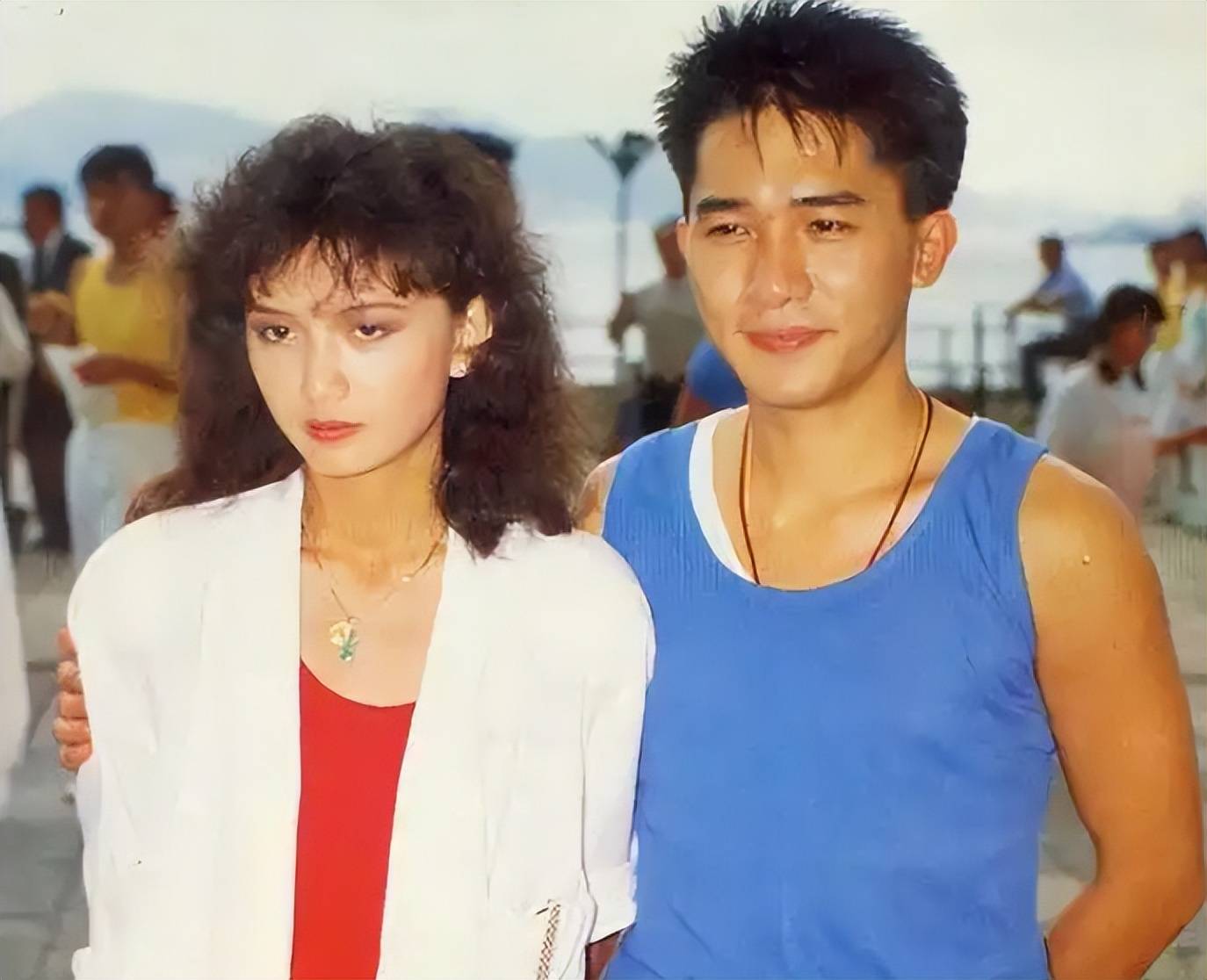 梁朝伟两任女友大对比再看59岁曾华倩和刘嘉玲才知道两人差在哪里