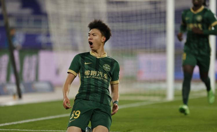 在国外留学有很多困难：王尤东拒绝了荷兰的埃
