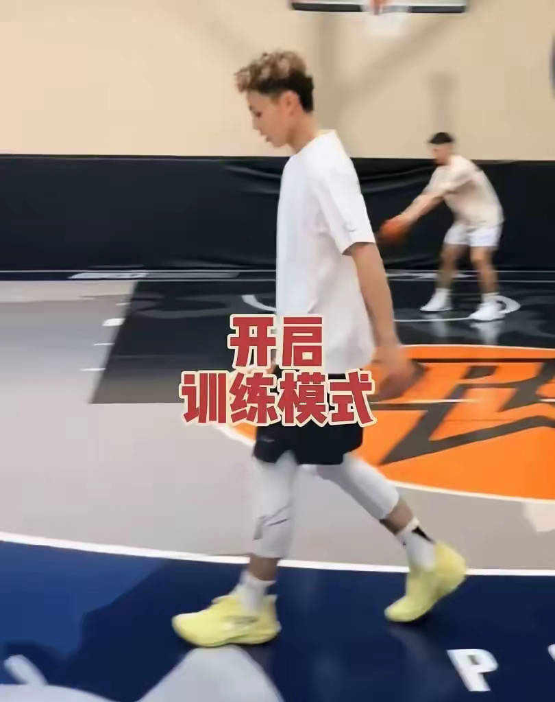 35岁任骏飞上任新职位！身兼两职责任重大！徐杰染黄头发苦练抛投