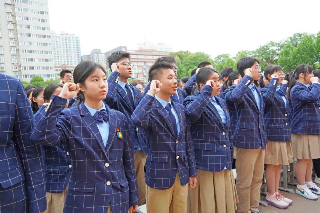 西安高新唐南中学2025年新团员入团宣誓仪式暨优秀毕业生,新时代好
