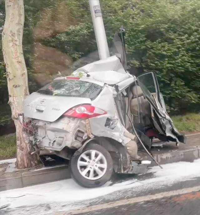 突发!大连西北路惨烈车祸,路人紧急营救血流不止