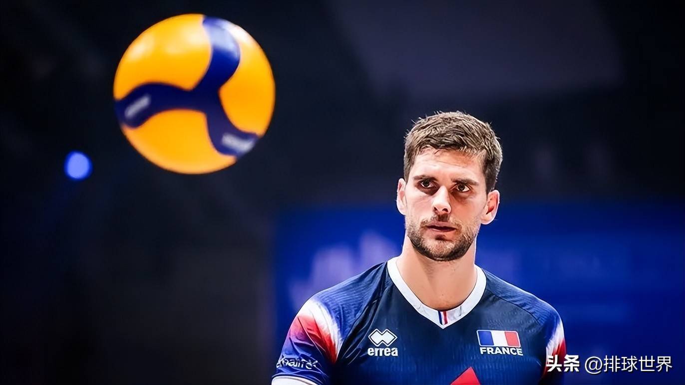 法国男排克莱弗诺,巴西度假惬意时光,喝椰子水晒太阳纹身乐