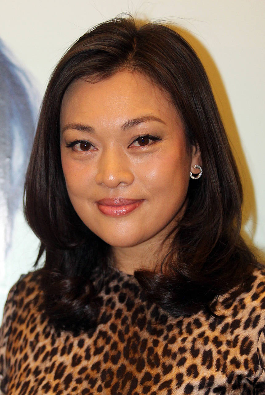 演员史可现状:定居瑞士豪宅,60岁风韵犹存,混血儿子帅气高大