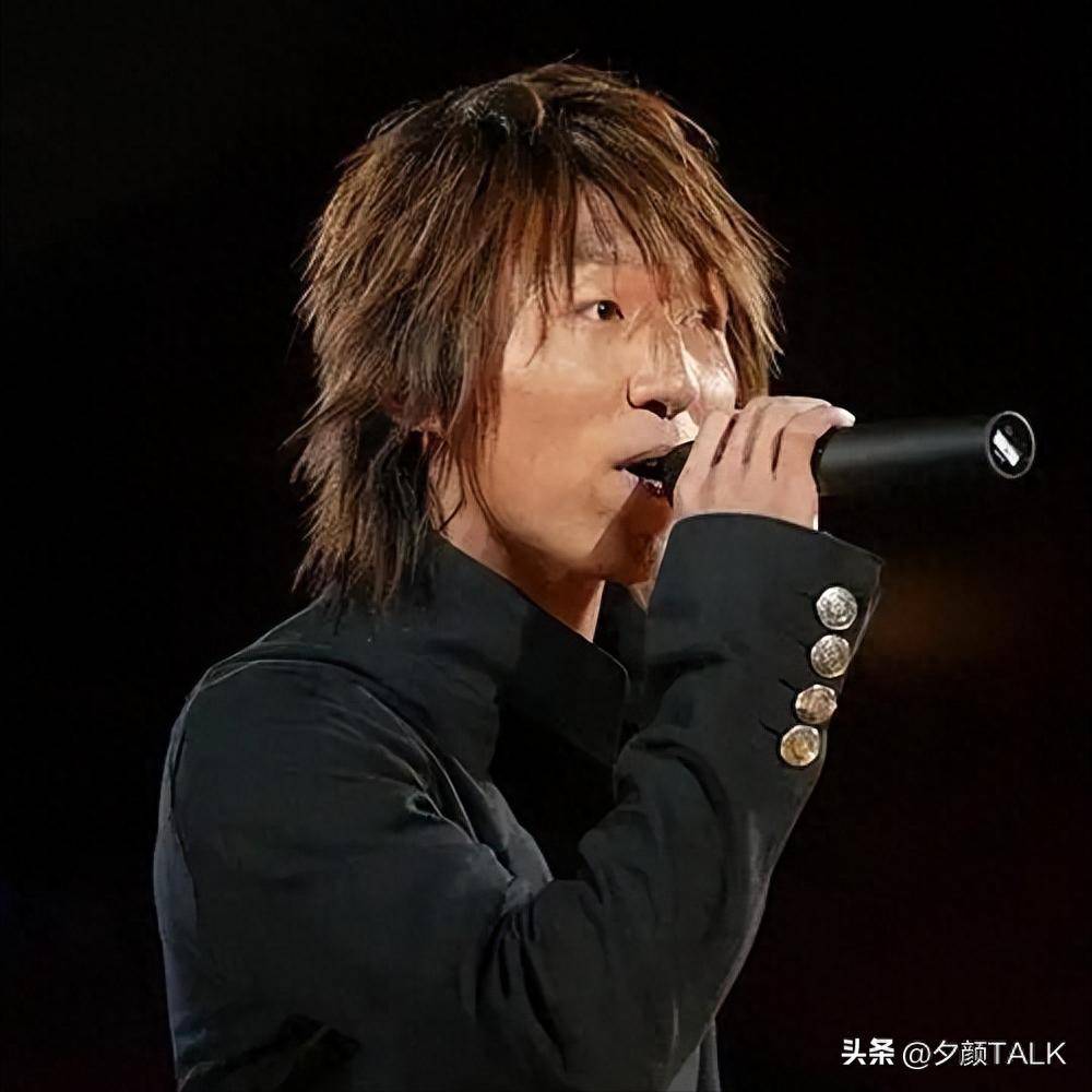 50岁陈羽凡落魄现身小酒馆,发福认不出,17岁儿子1米8像妈