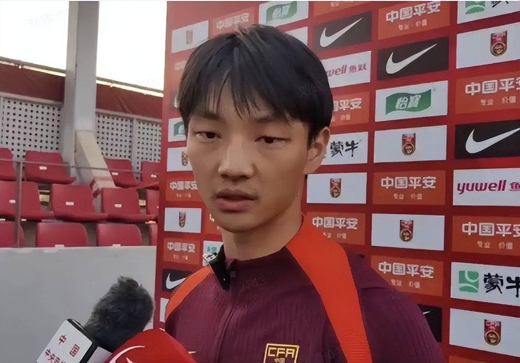 国足备战18强赛：塞尔吉尼奥与杨明洋领衔，武磊伤退王钰栋有望首发