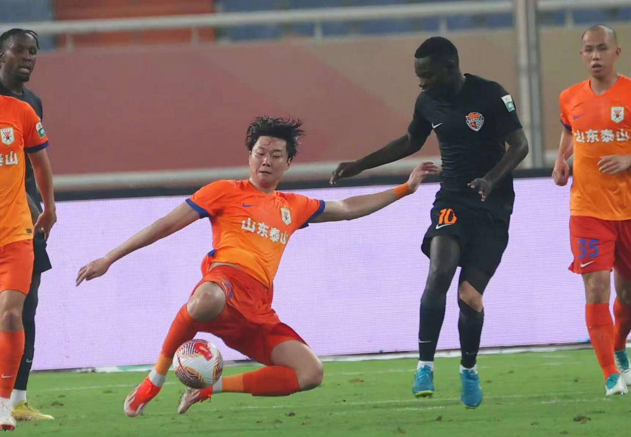 昔日中超新星李晓明沦落中冠，河南球迷感慨万千