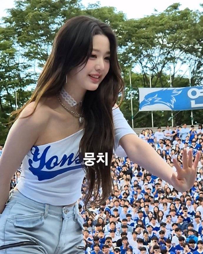 韩国大选期间,张元英上传黑白照引热议 插图3 韩国大选期间,张元英上传黑白照引热议 插图3