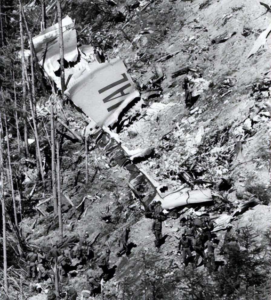 92年,南航3943航班坠机,机上141人无一生还,调查结果如何?