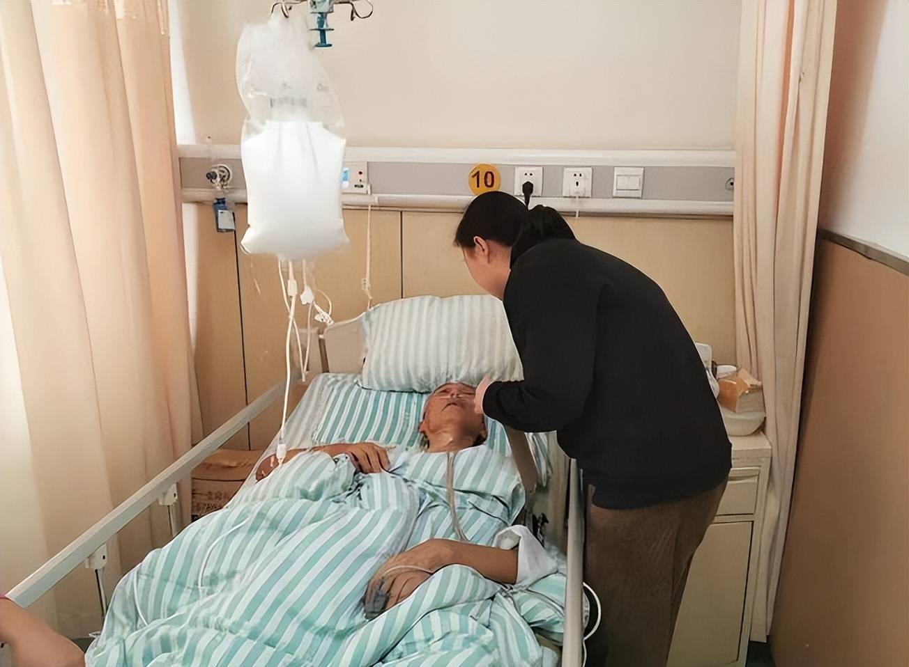 2013年,老人术后离世,火化骨灰惊现手术器具!医院:你告不赢我