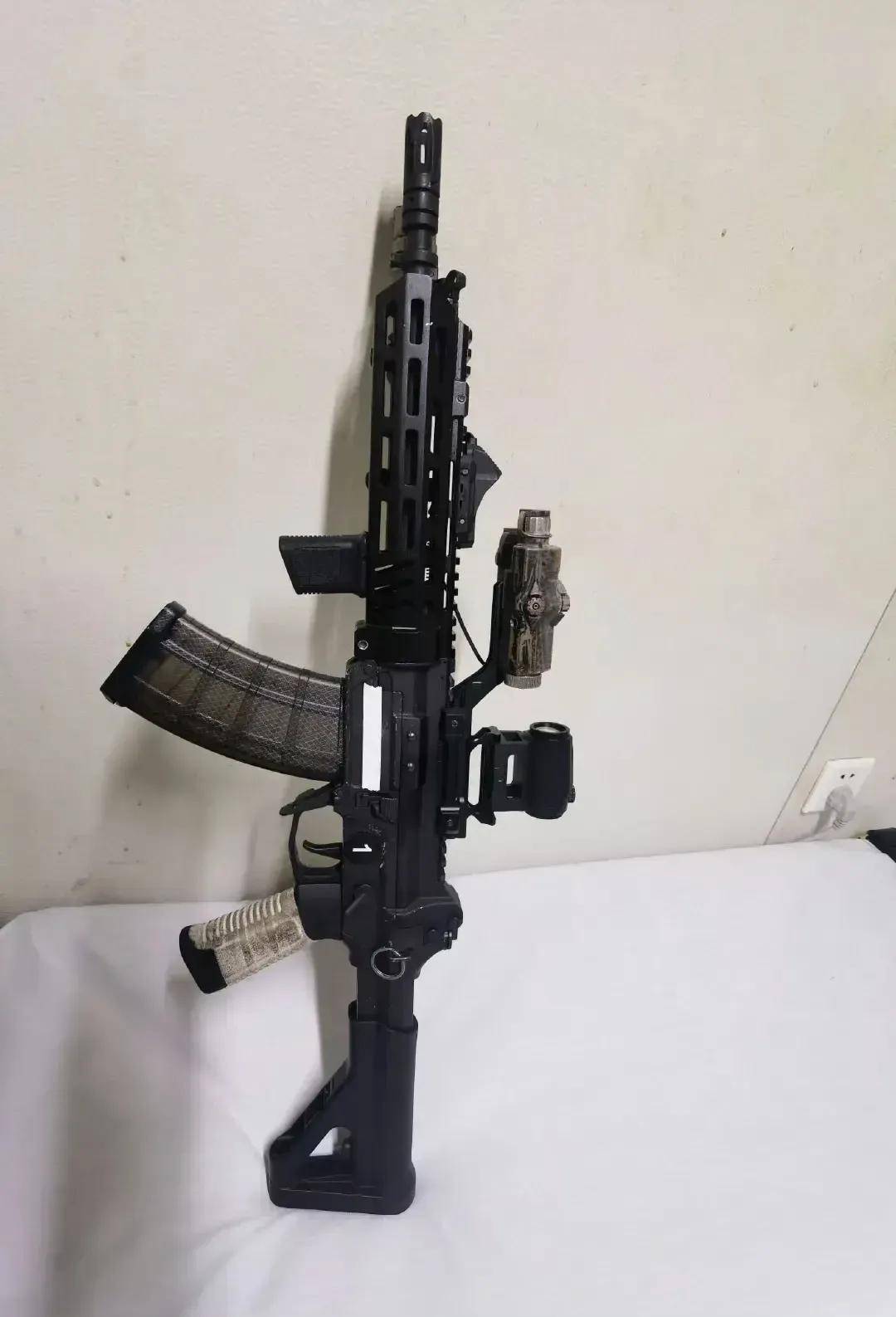 国产qbz191突击步枪"长戟"战术护木套件亮相,战术适应显著提升