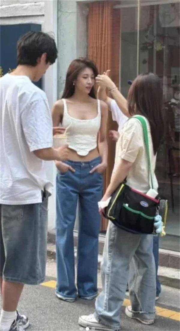 48岁韩星河智苑近况曝光,网友感叹:我20岁都自愧不如 插图1 48岁韩星河智苑近况曝光,网友感叹:我20岁都自愧不如 插图1