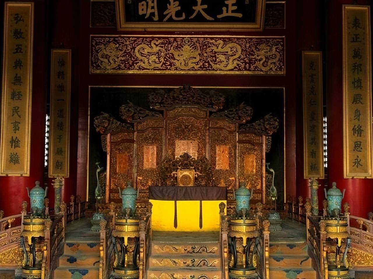 寝宫_皇帝_弘历