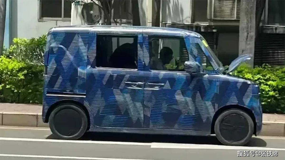 比亚迪K-Car最新谍照曝光，外观很方正，侧滑门，明年发布