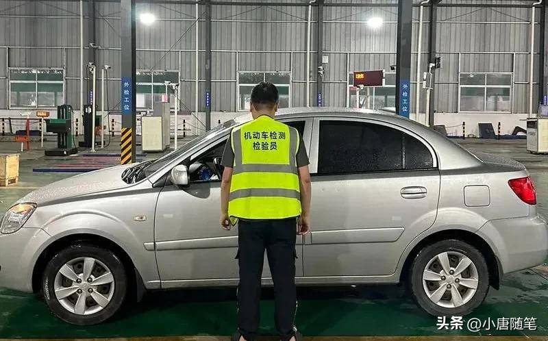 燃油车集体暴动！取消汽车年检，能逆转新能源绞杀的命运吗