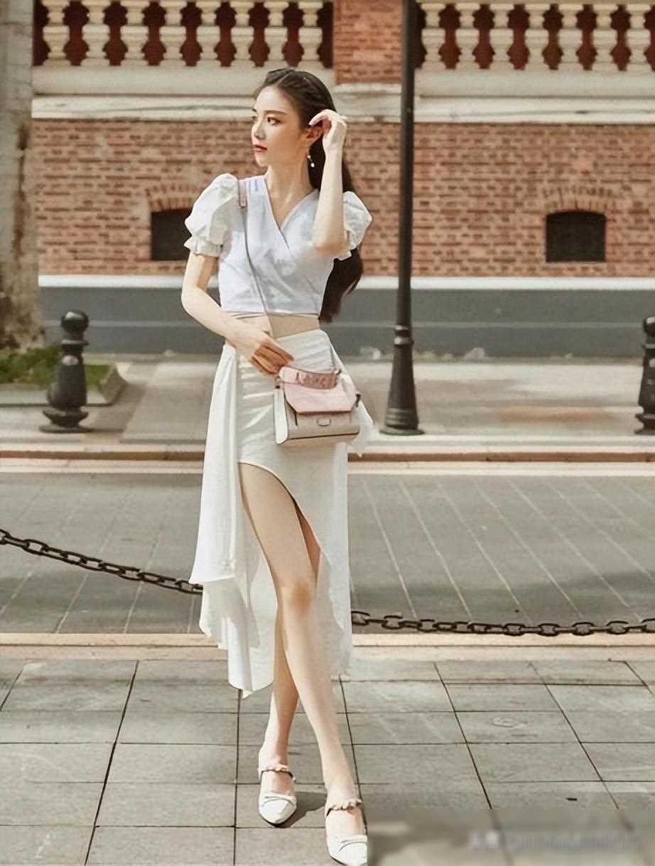 总的来说,成都太古里街头的时尚风潮令人耳目一新,让人感受到了时尚的