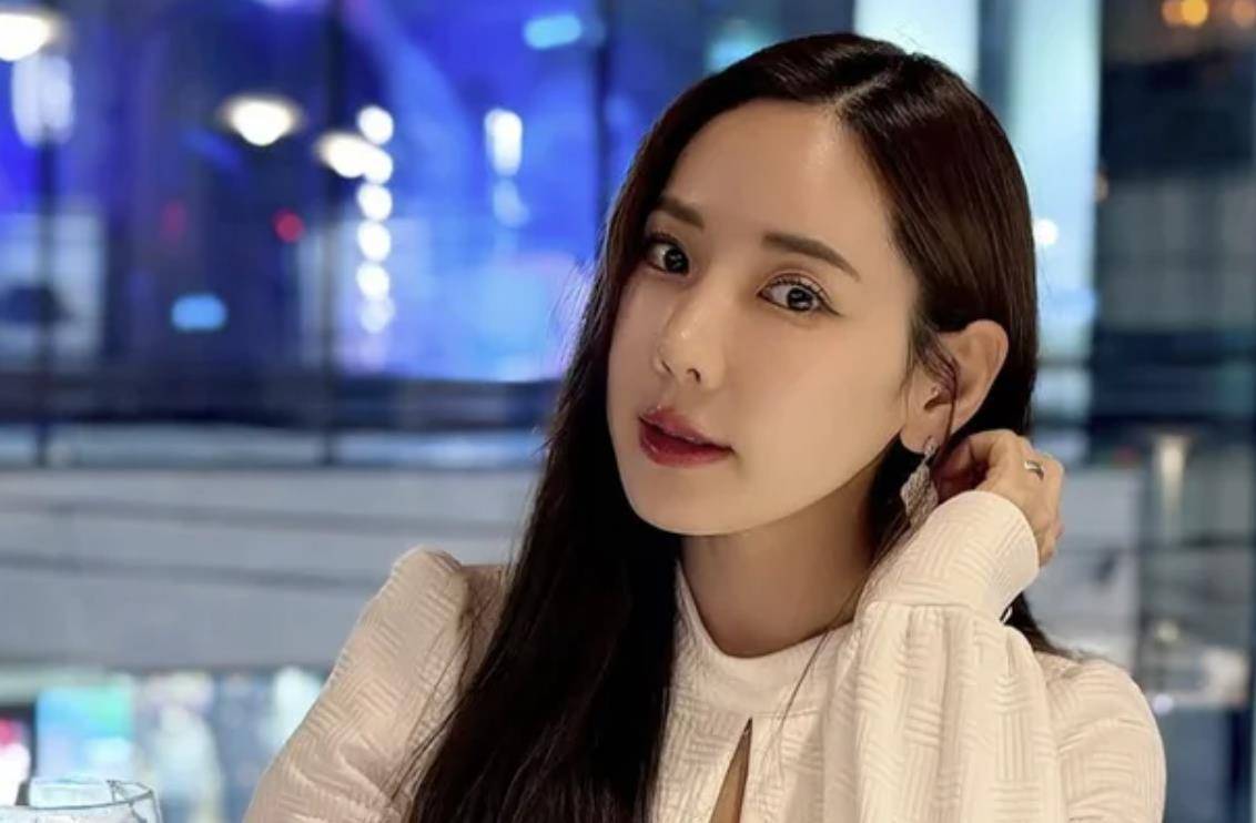 韩国知名女星将于8月举行婚礼,新郎为非艺人 插图1 韩国知名女星将于8月举行婚礼,新郎为非艺人 插图1