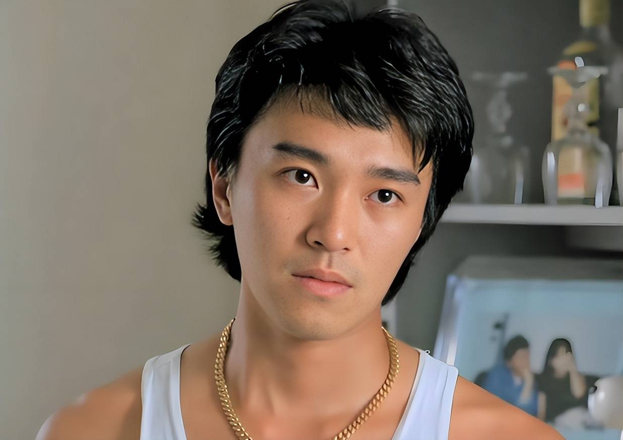 周星驰62岁单身,不忘罗慧娟,目睹她嫁大16岁富豪