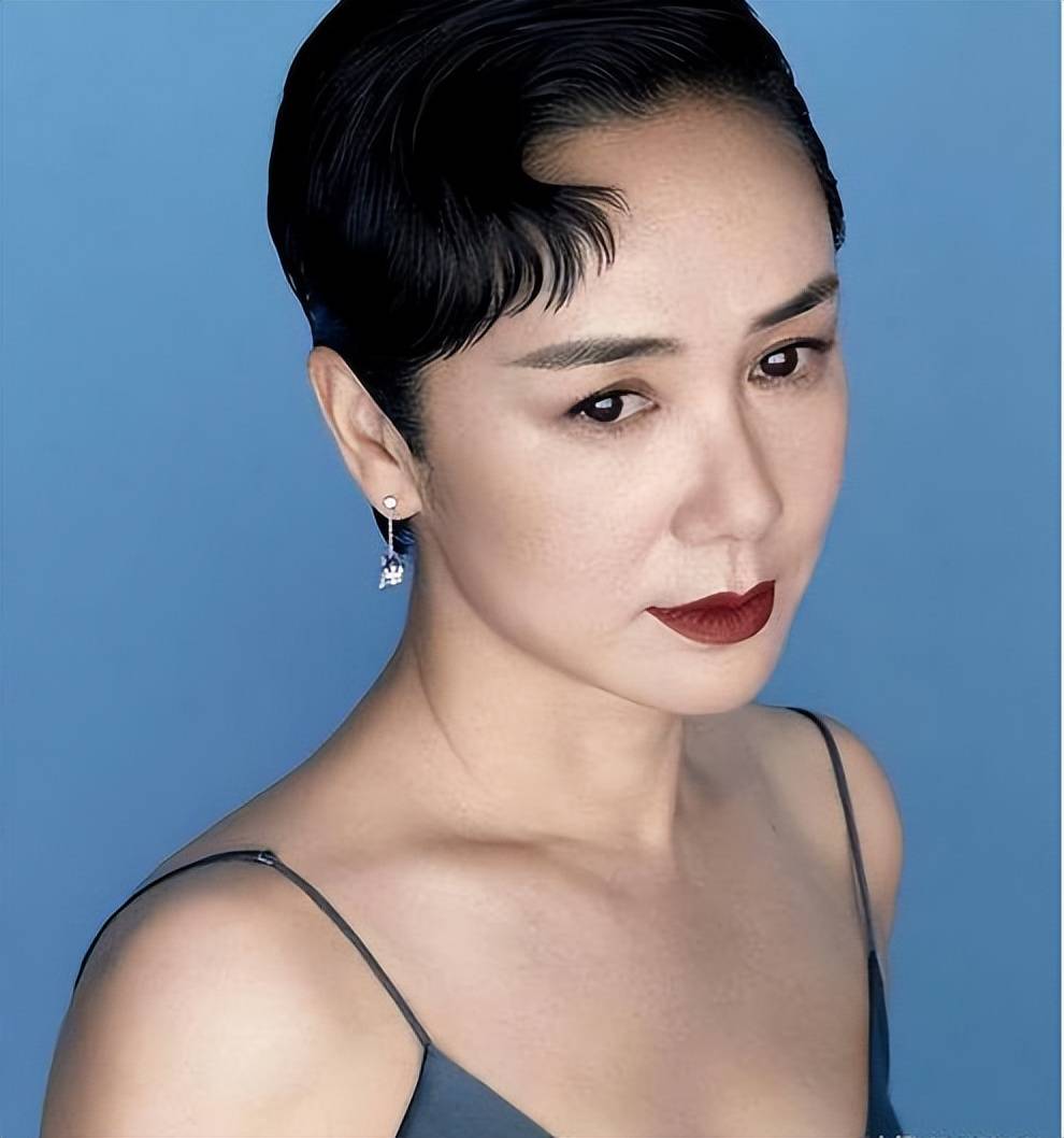 蒋雯丽:荧幕女神的辉煌,平淡生活的转身,人生新篇章